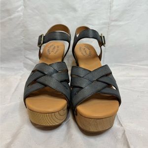 Kork-ease platform wedges. Size 9 BRAND NEW